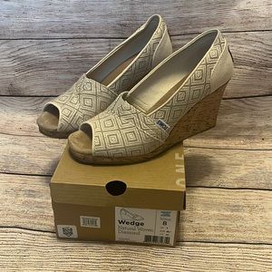 Toms wedge open toe sandal